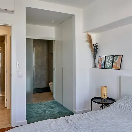 Blue Horizon Apartment *